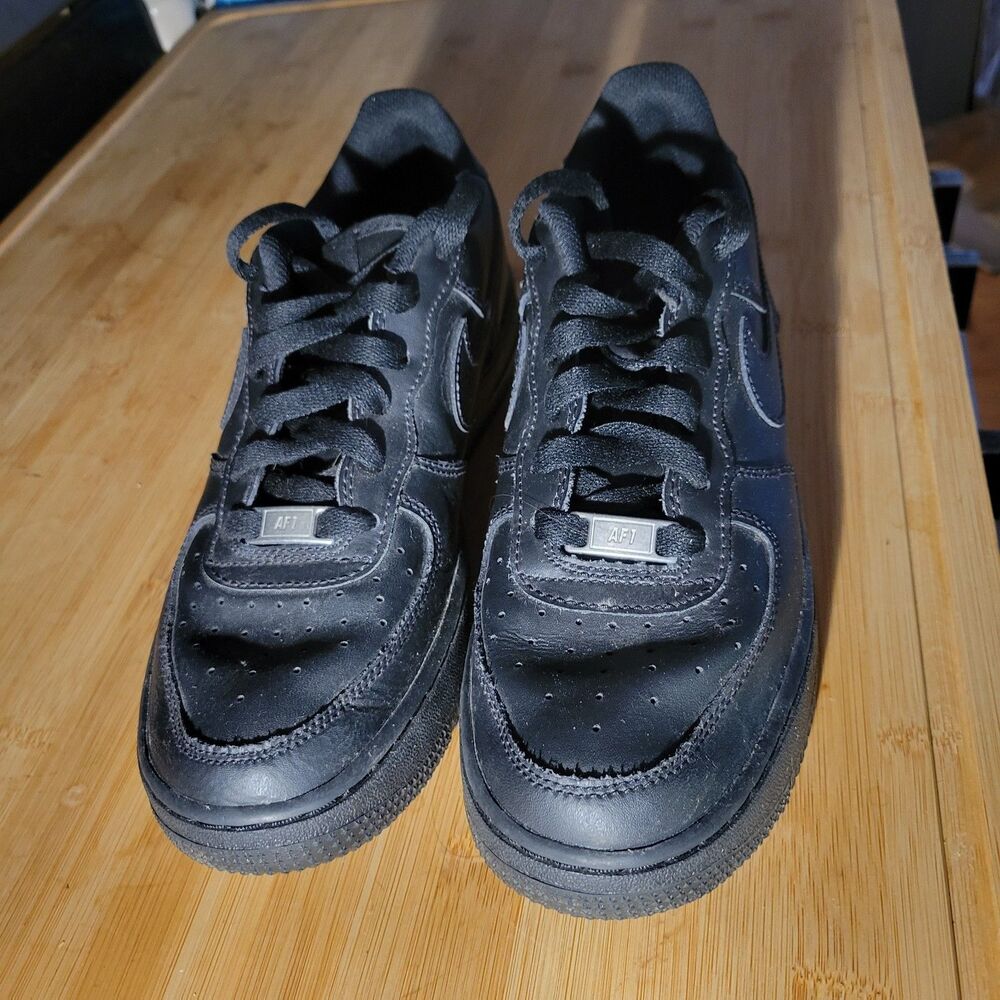 Nike Air Force 1 One Low Black Youth Size 6.5 M - Picture 2 of 9